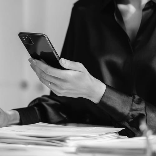 green minimal luxury feminine high end beauty fashion logo (5)